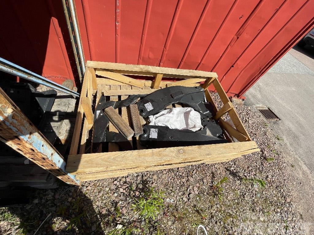 Quicke Ålö Nya lastarfästen till JD 6120-6140 Інше додаткове обладнання для тракторів