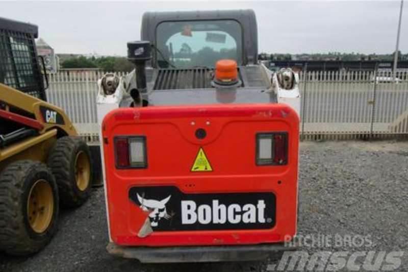 Bobcat S450B Вантажівки / спеціальні