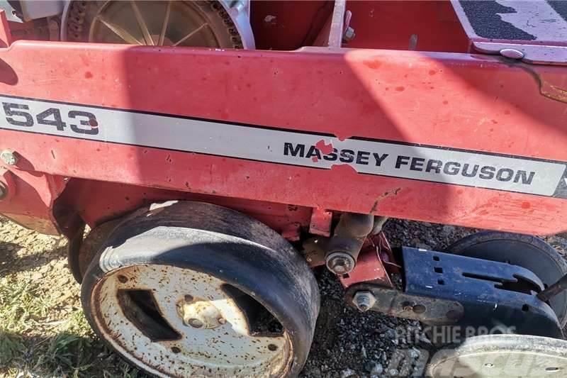Massey Ferguson 4 Row Massey Ferguson 543 Planter Вантажівки / спеціальні