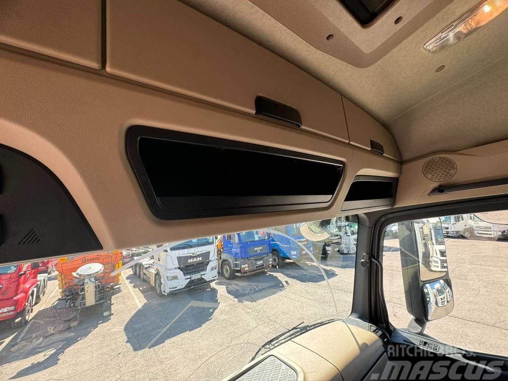 Mercedes-Benz Actros 2551L 6x2 KSA-kori + Lämmitin Фургони