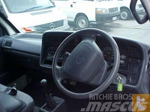 Toyota HIACE RZH103R Панельні фургони