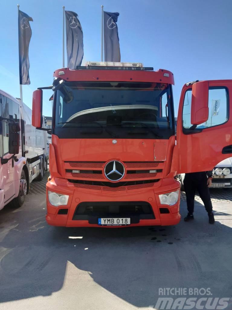 Mercedes-Benz Antos 2832 Kranbil Вантажівки-платформи/бокове розвантаження