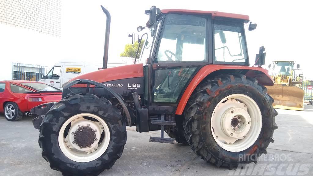 New Holland L 85 DT Трактори