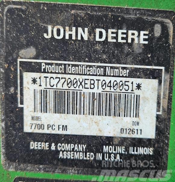 John Deere 7700 Самохідні газонокосарки