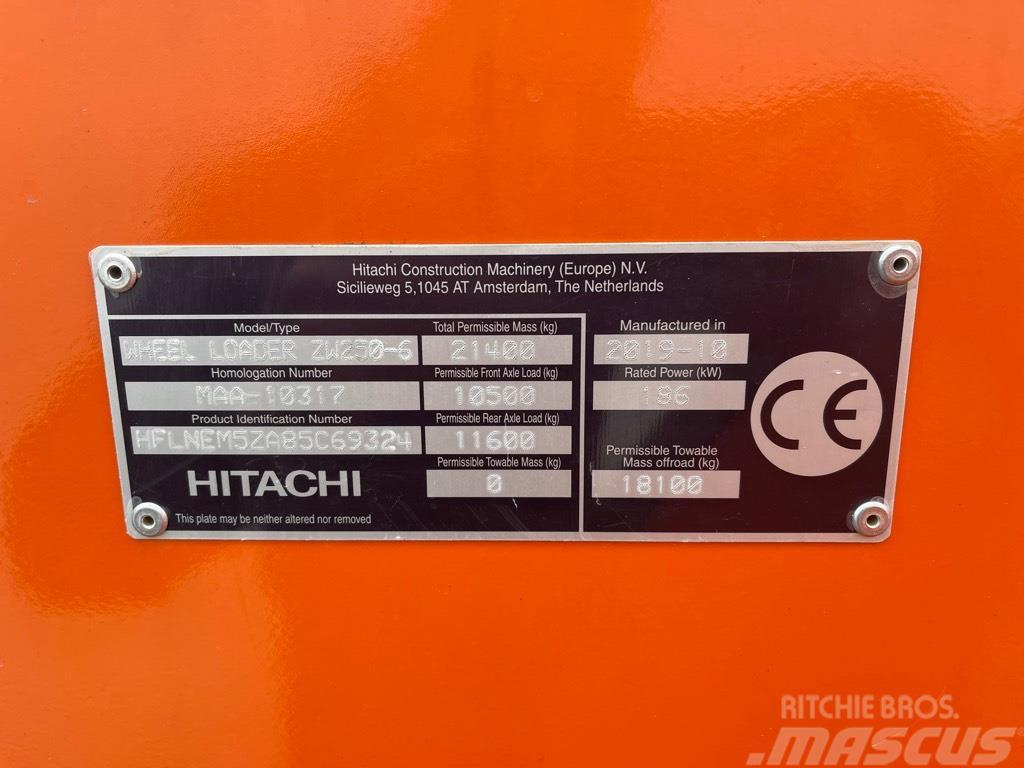 Hitachi ZW 250-6 Фронтальні навантажувачі