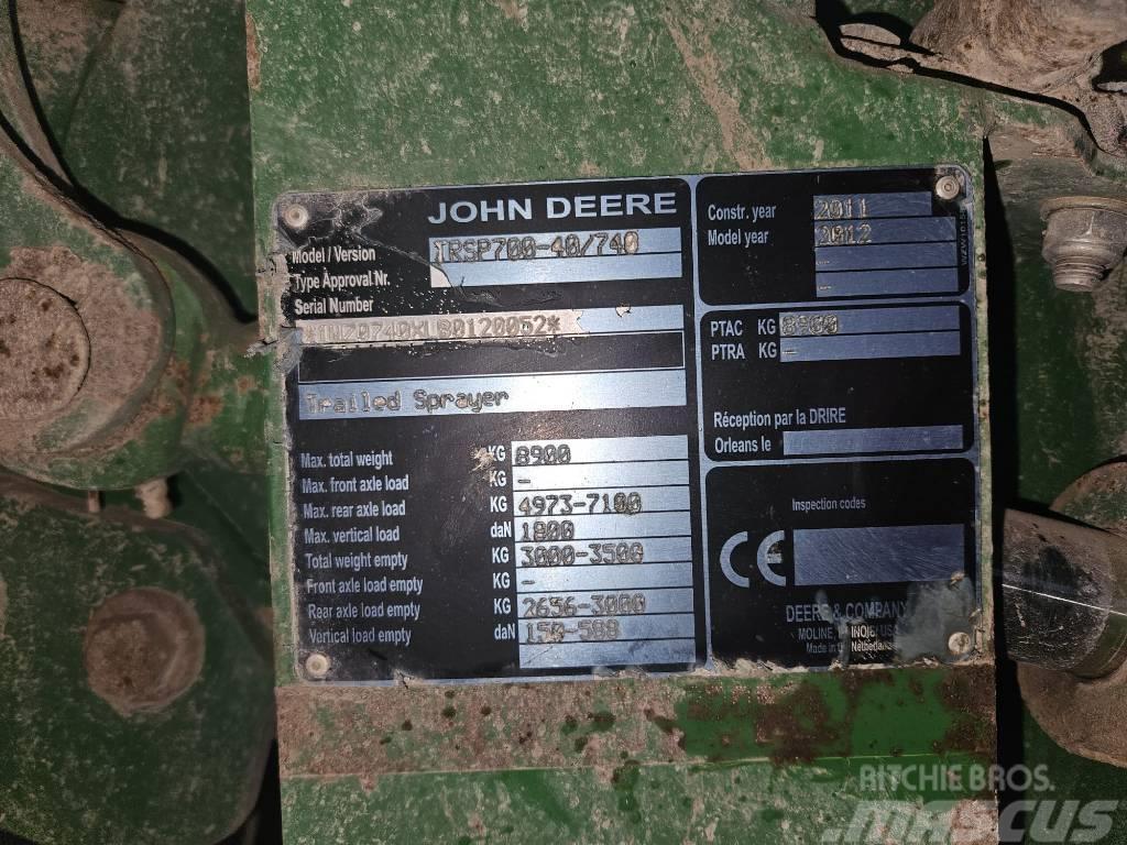 John Deere 740 Причіпні обприскувачі