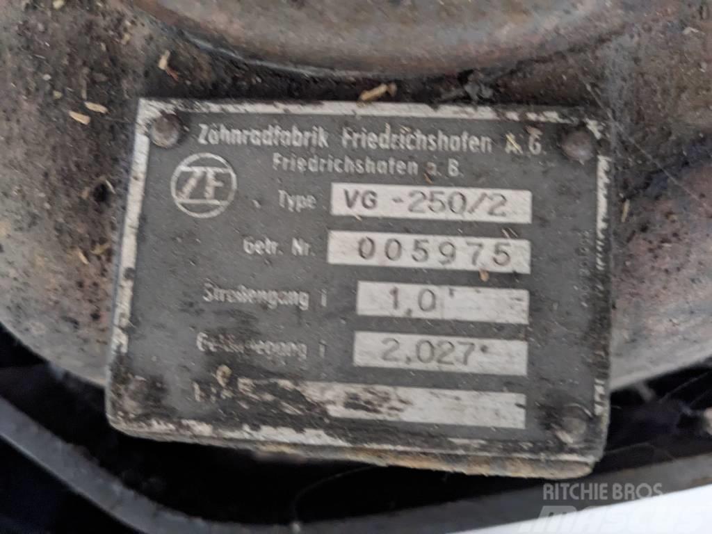 ZF Verteilergetriebe VG-250/2 Коробки передач