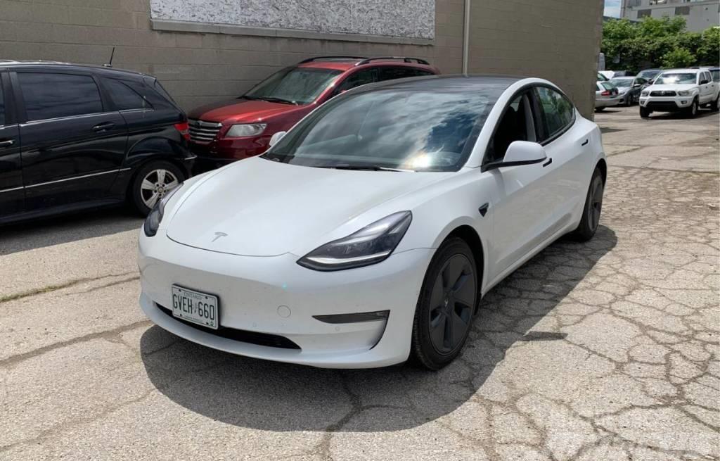 Tesla Model 3 Автомобілі