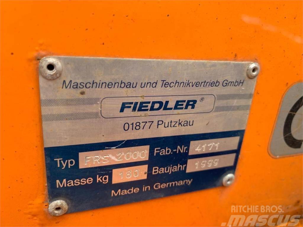 Fiedler Schneepflug FRS 2000 Інша комунальна техніка
