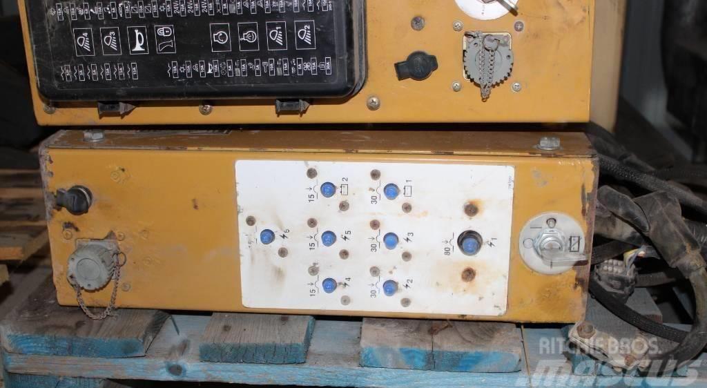 CAT 385 ΒC Εlectrical Panel (Ηλεκτρολογικός Πίνακας) Електроніка