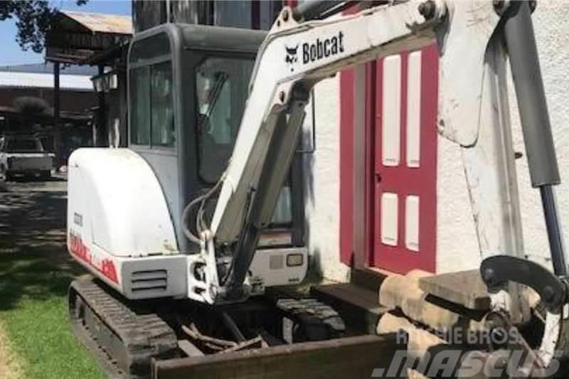Bobcat X331D 3.1 Ton Excavator Трактори