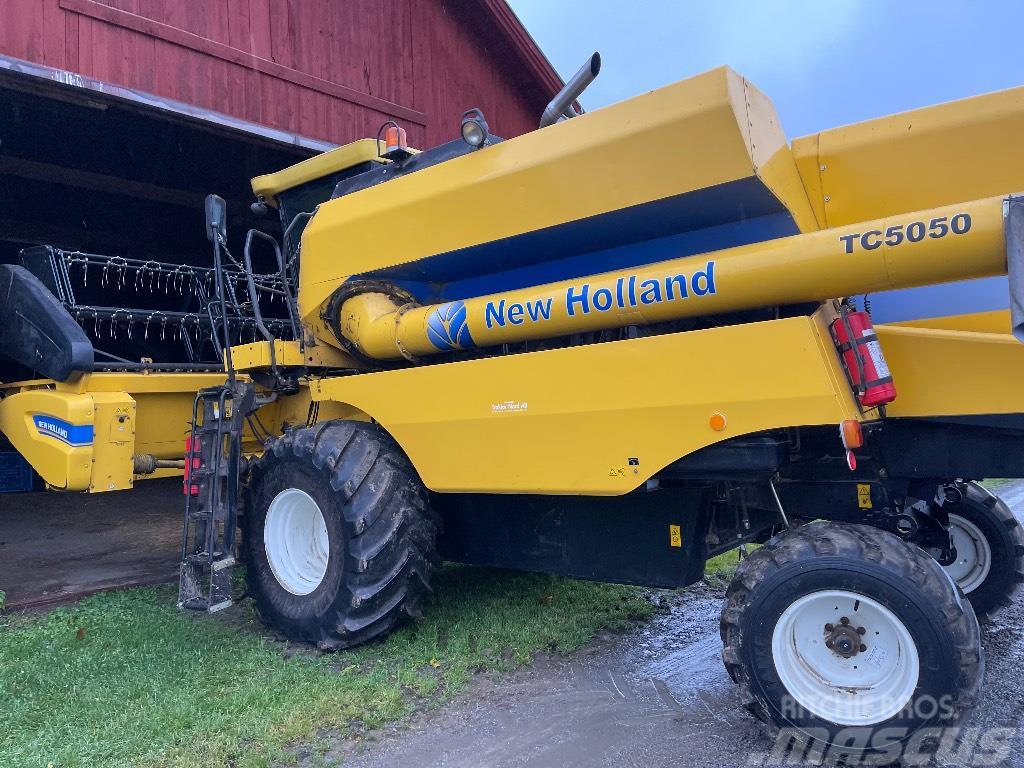 New Holland TC5050 15fot 373tim! Зернозбиральні комбайни