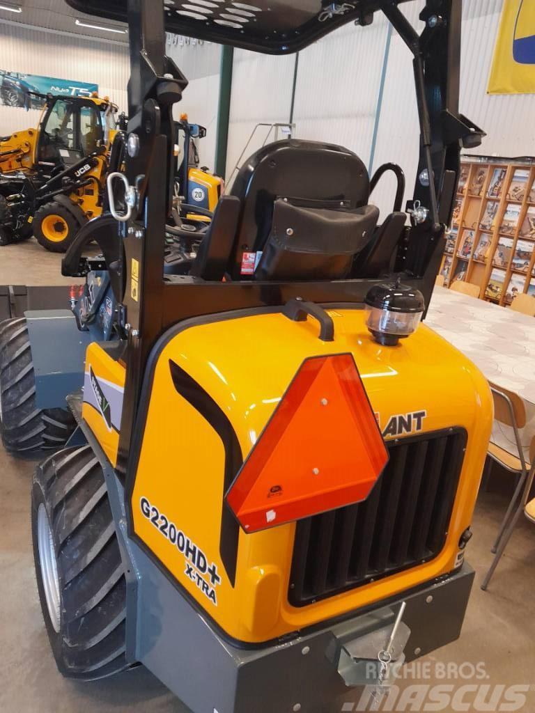 GiANT G 2200X HD Багатофункціональне обладнання для вантажних і землекопальних робіт