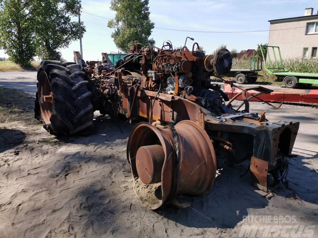 New Holland T8. 360  2013r  parts Трактори