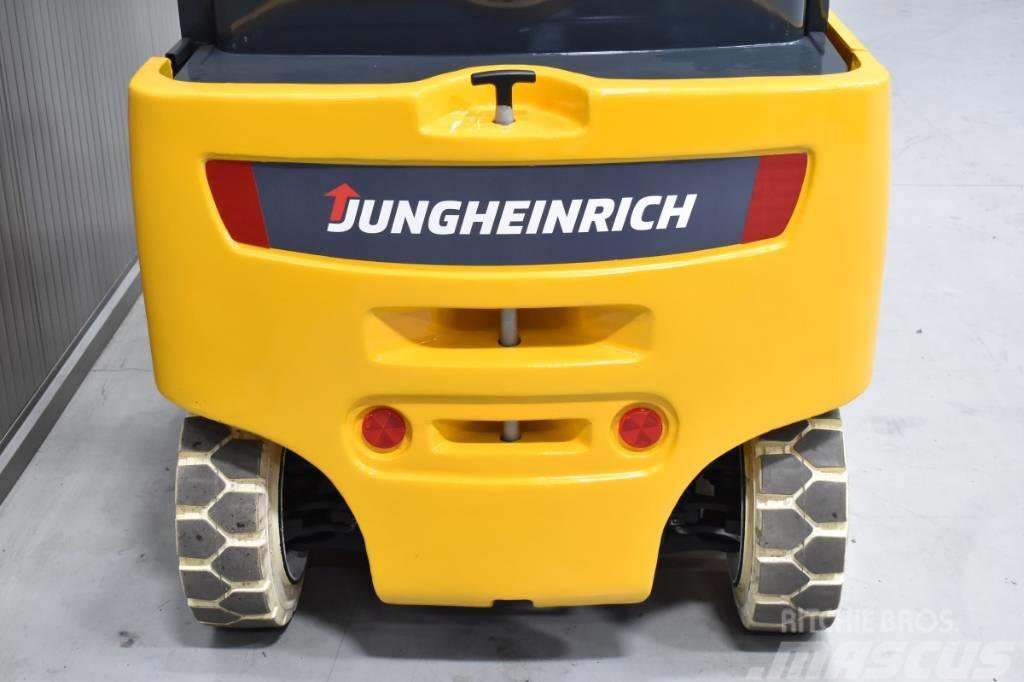 Jungheinrich EFG 320 Електронавантажувачі
