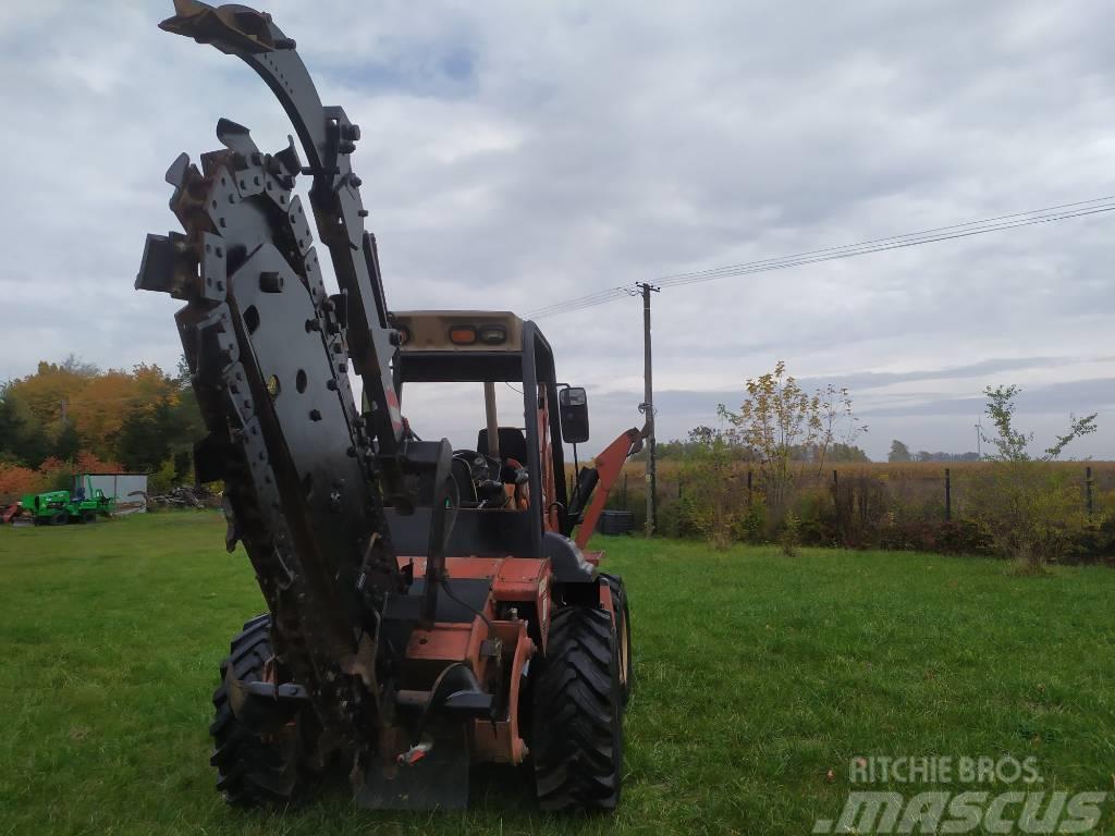 Ditch Witch RT 90 M Канавокопачі