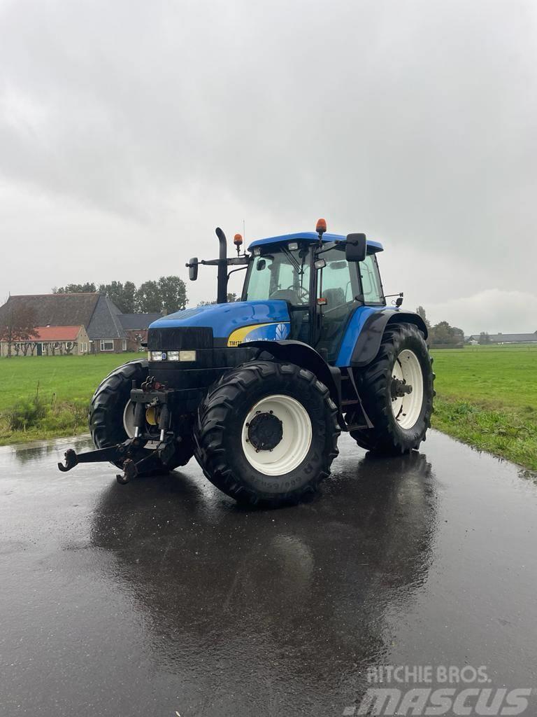 New Holland TM175 Frontlinkage and frontpto Трактори