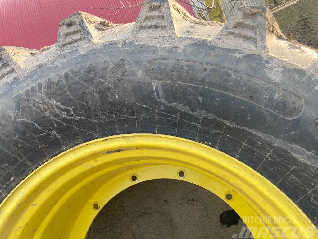 John Deere wide rims + trelleborg tyres Колеса