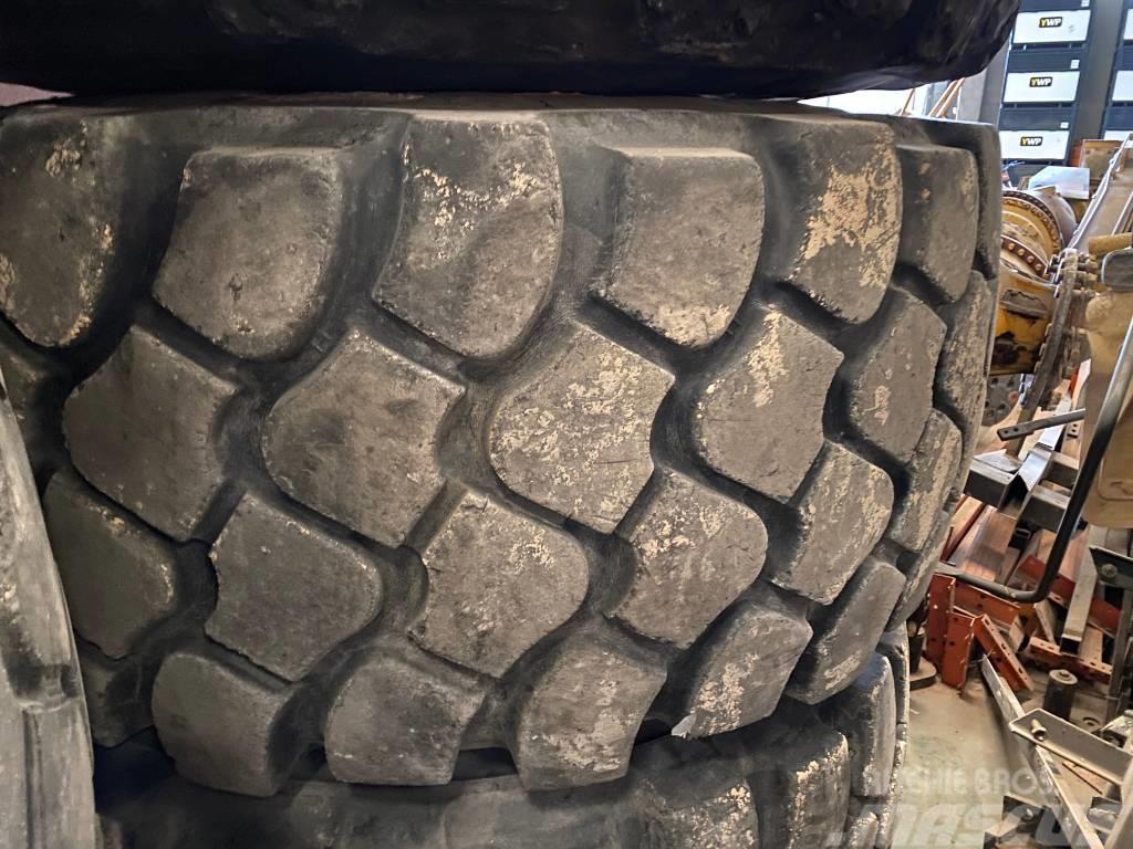 Volvo A 40D - 6 Tires 29.5 R25 and Rims - Шини