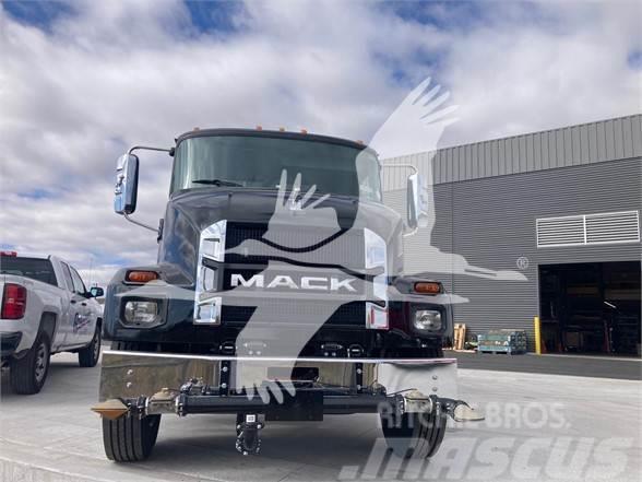 Mack MD6 Вантажівки-цистерни