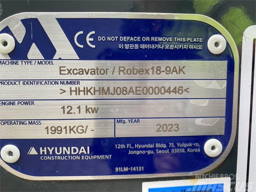 Hyundai R18-9AK Колісні екскаватори