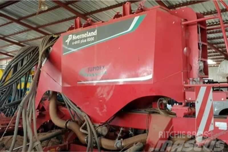 Kverneland U - Drill 6000 Вантажівки / спеціальні