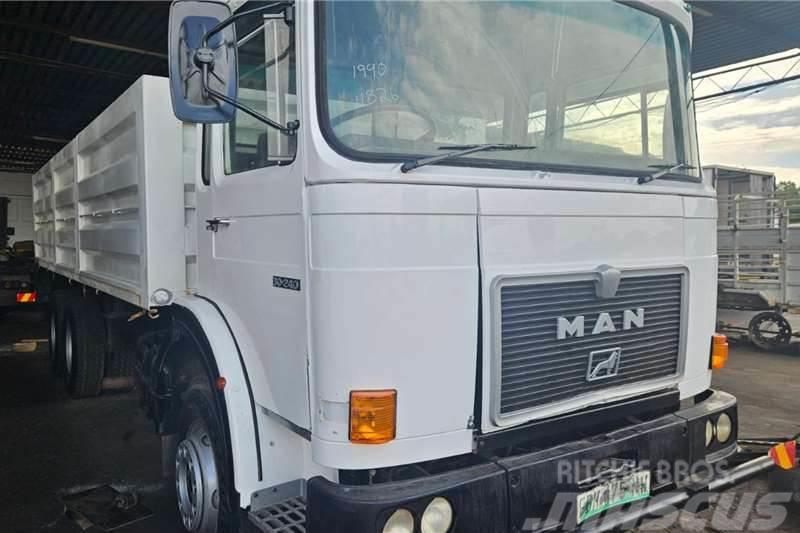 MAN 30-240 Вантажівки / спеціальні