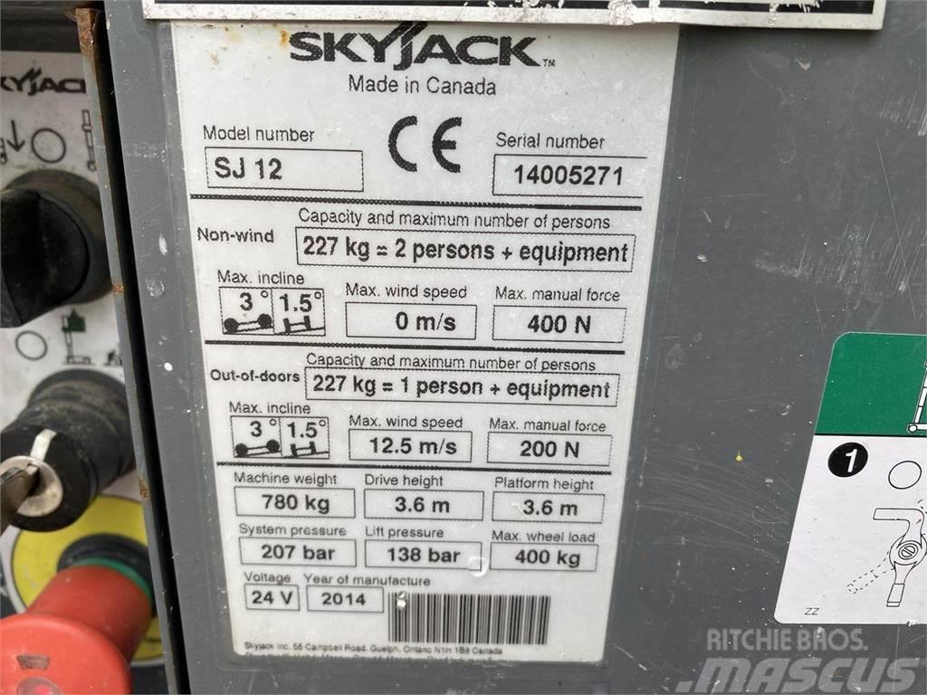 SkyJack SJ12 Вертикальні щоглові підйомники