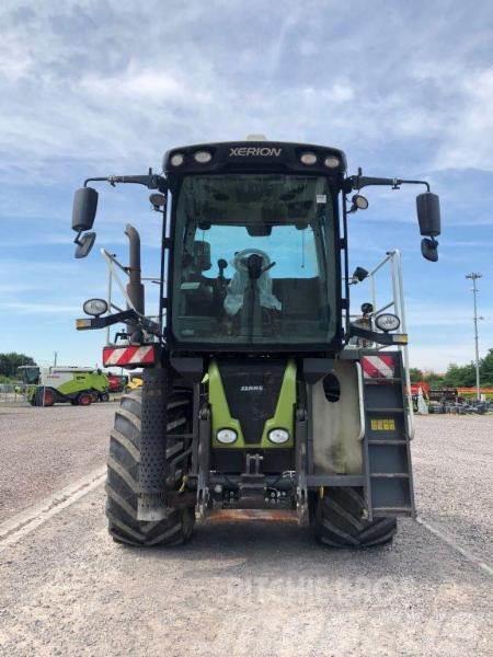 CLAAS XERION 3800 SADDLE TRAC Трактори