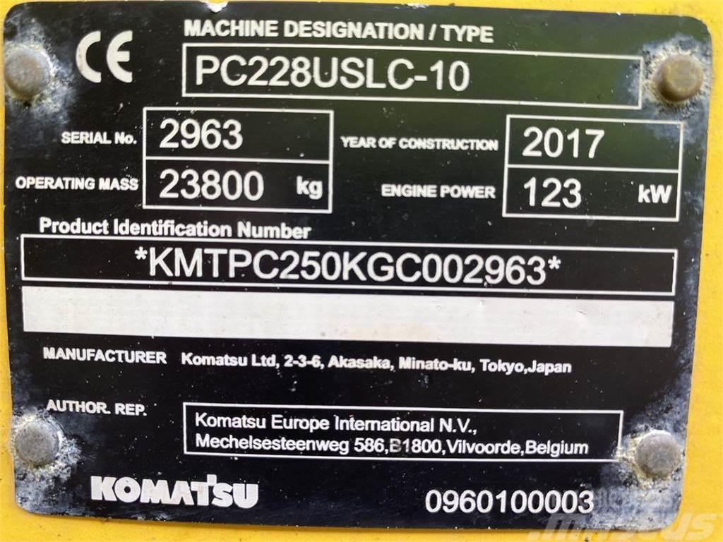 Komatsu PC228USLC-10 Гусеничні екскаватори