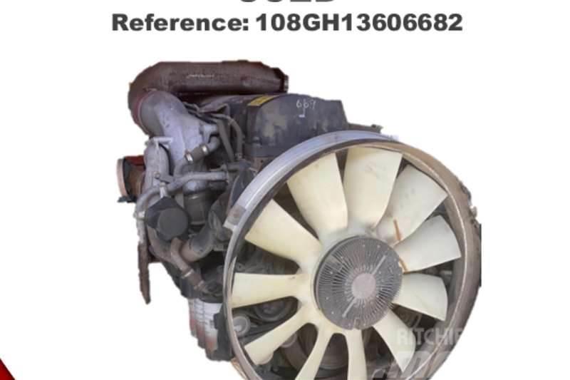 Nissan 2015 NissanÂ  UD Quon 400HP Used Engine Вантажівки / спеціальні