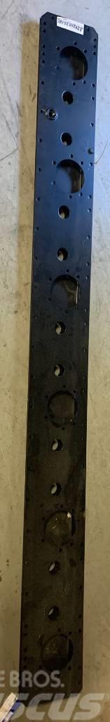 Junkkari LN245 cutter bar (sump & lid) D2421030100 Цепи / Гусениці