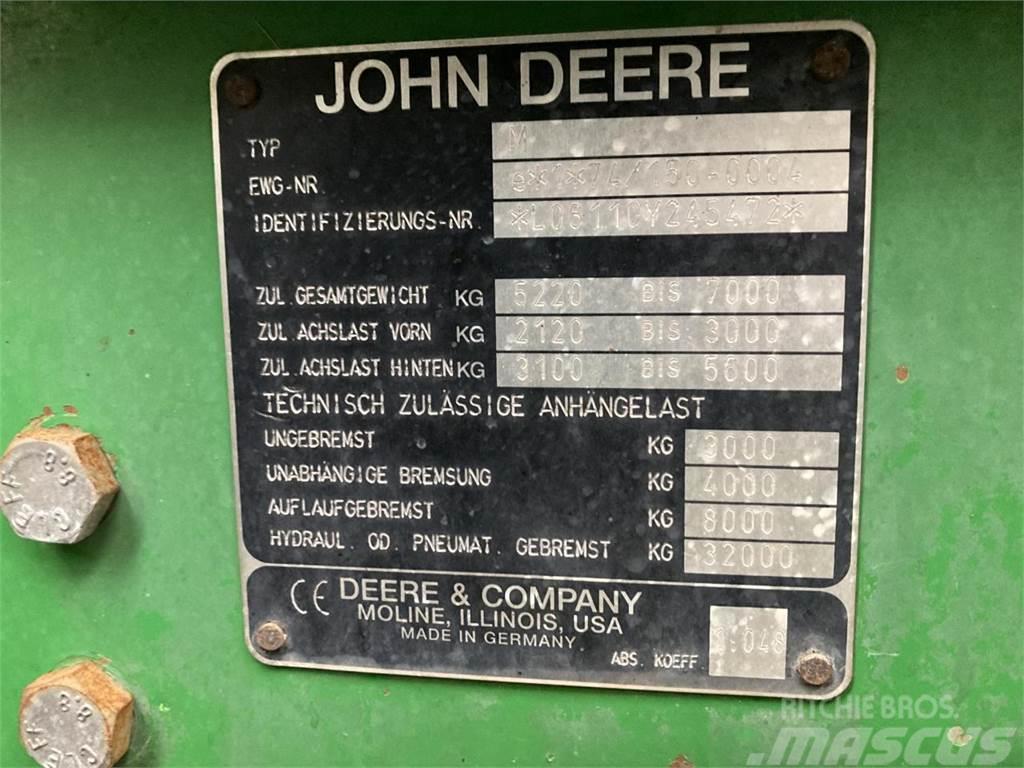 John Deere 6110 SE Трактори