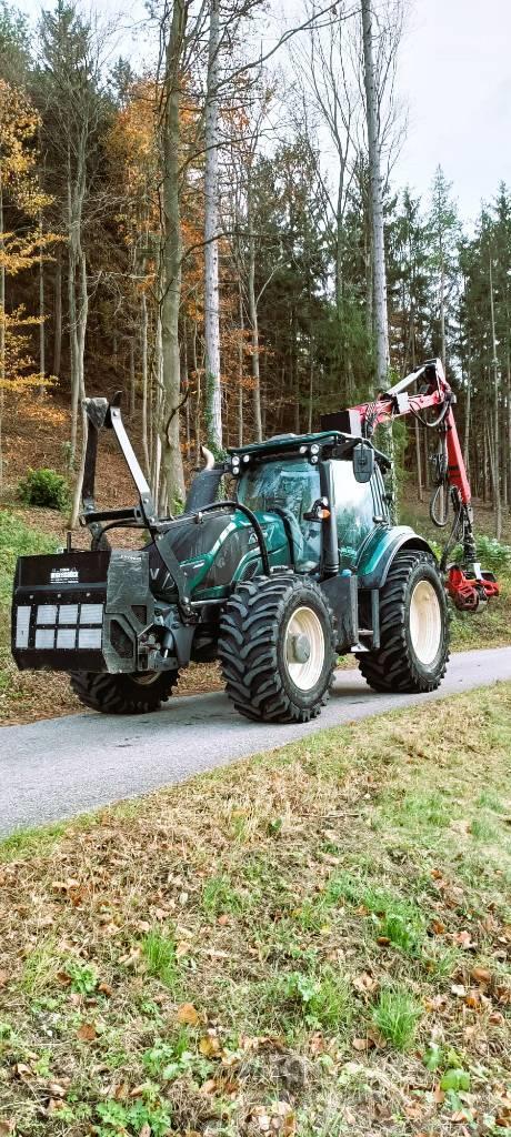 Valtra T234D Лісогосподарські трактори