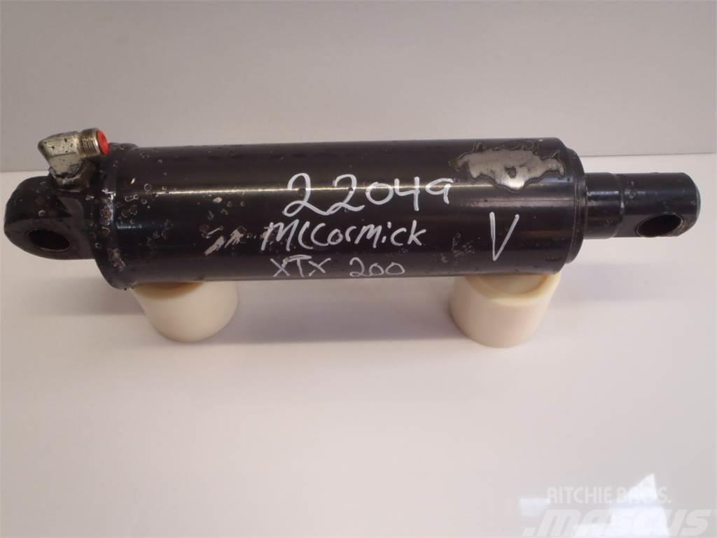 McCormick XTX200 Lift Cylinder Гідравліка