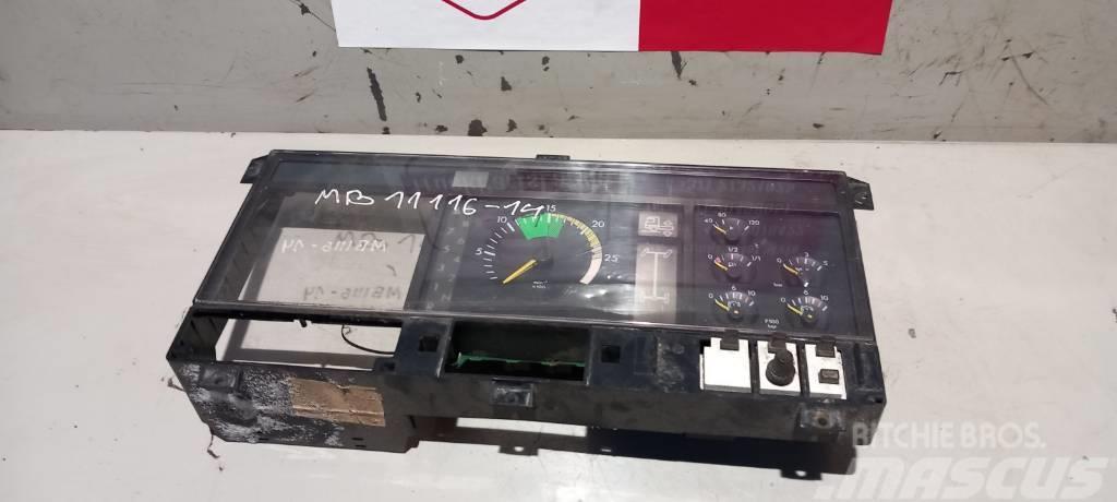 Mercedes-Benz Actros MP1 dashboard 0005424256 Кабіни