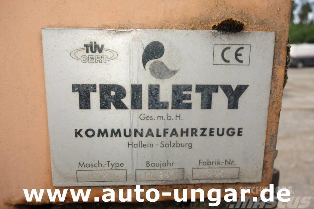 Multicar Trilety Kehraufbau für Multicar Bj. 2001 Kehraufsa Підмітальні машини