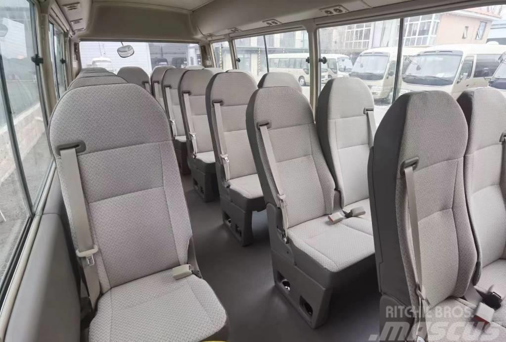 Toyota Coaster Мікроавтобуси