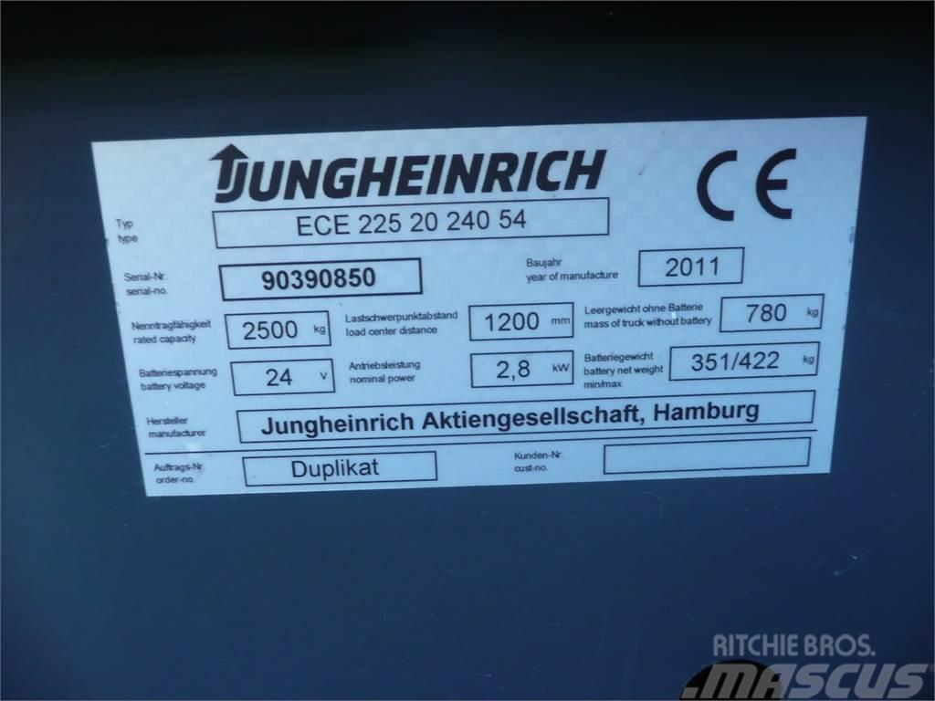 Jungheinrich ECE 225 2400X540mm Підбирачі замовлень з нижніх ярусів