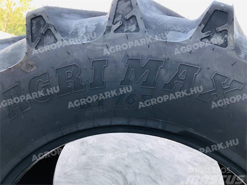 BKT tire in size 710/70R42 Колеса