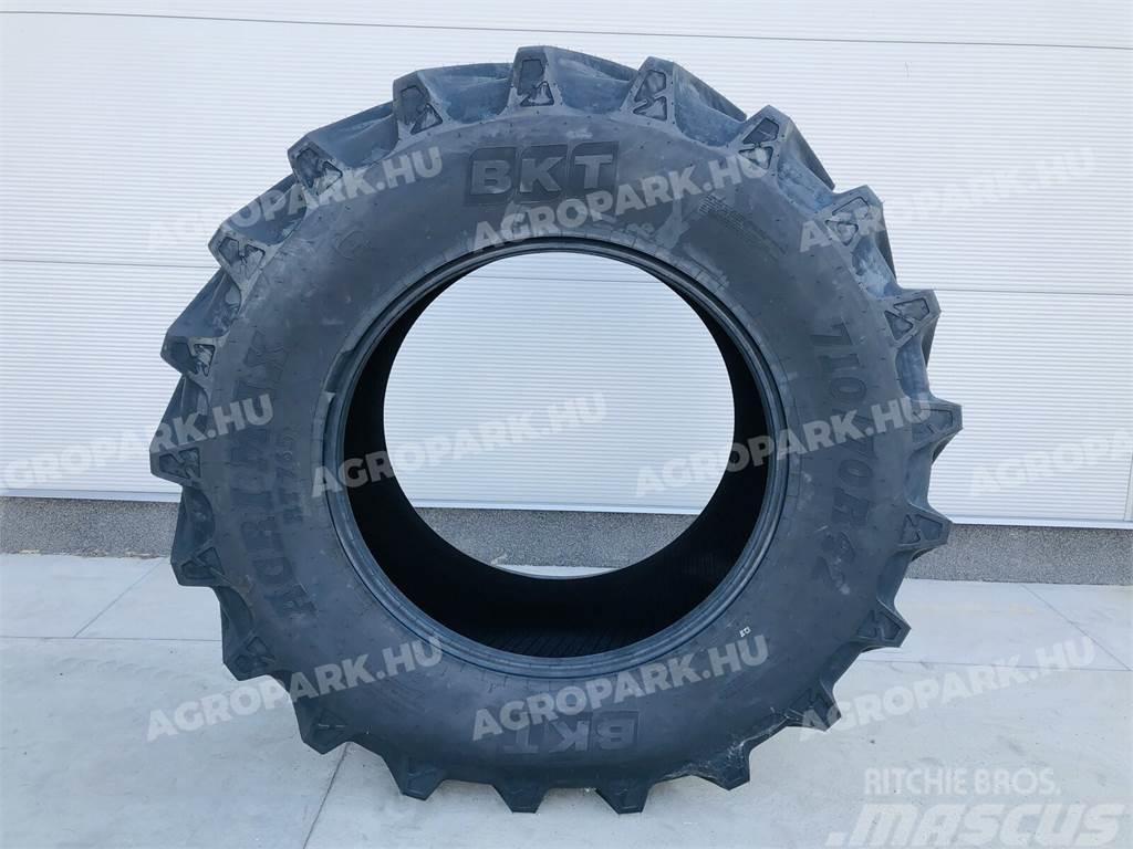 BKT tire in size 710/70R42 Колеса