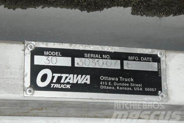 Ottawa 30 Термінальні трактори