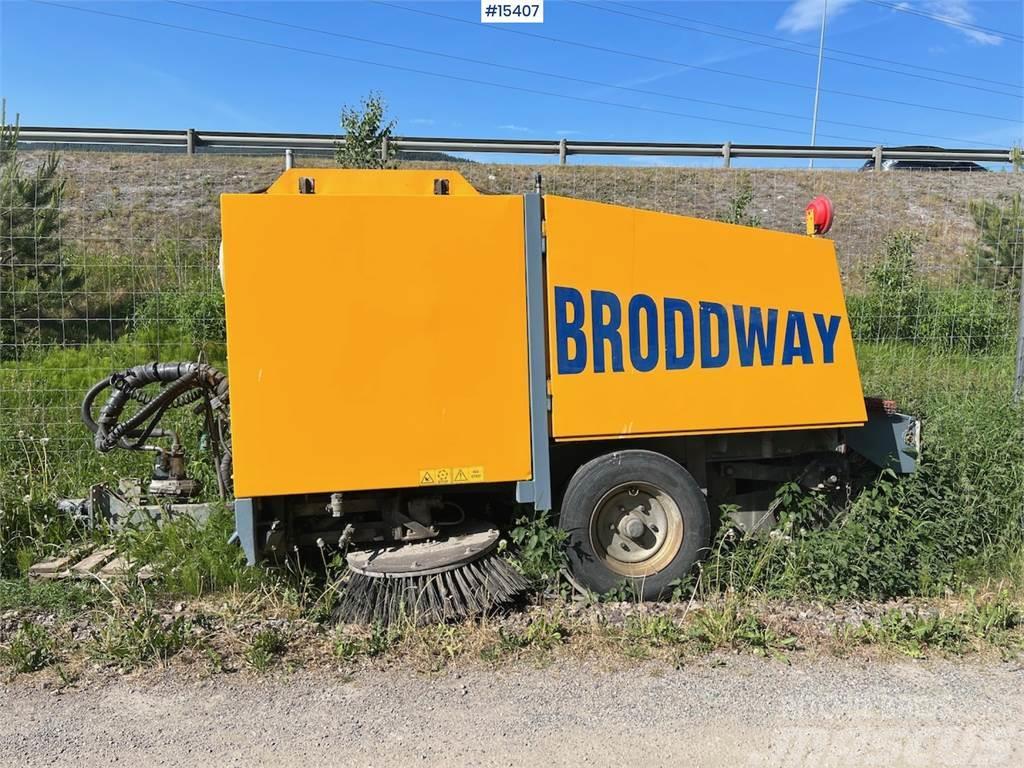 Broddway combi sweep trailer Підмітальні машини