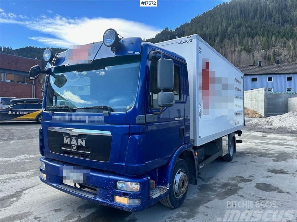 MAN TGL 8.180 box truck w/ Lift and 2 sets of tires. Фургони