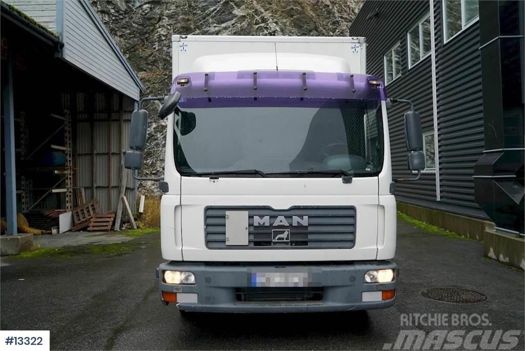 MAN TGL 8.210 Box truck w/ Zepro Lift Фургони
