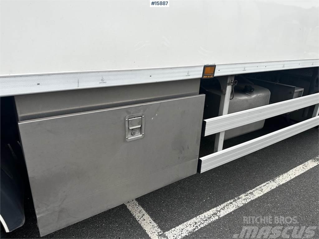 Mercedes-Benz Actros 6x2 Box Truck w/ fridge/freezer unit. Фургони