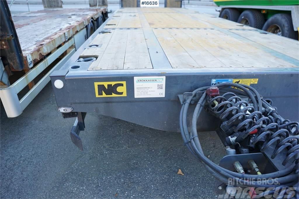 NC 3 axle machine trailer that is little used Інші причепи