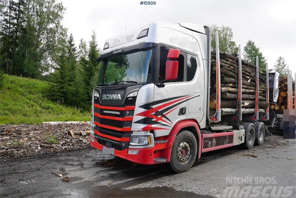 Scania R650 6x4 timber truck with crane Лісовози