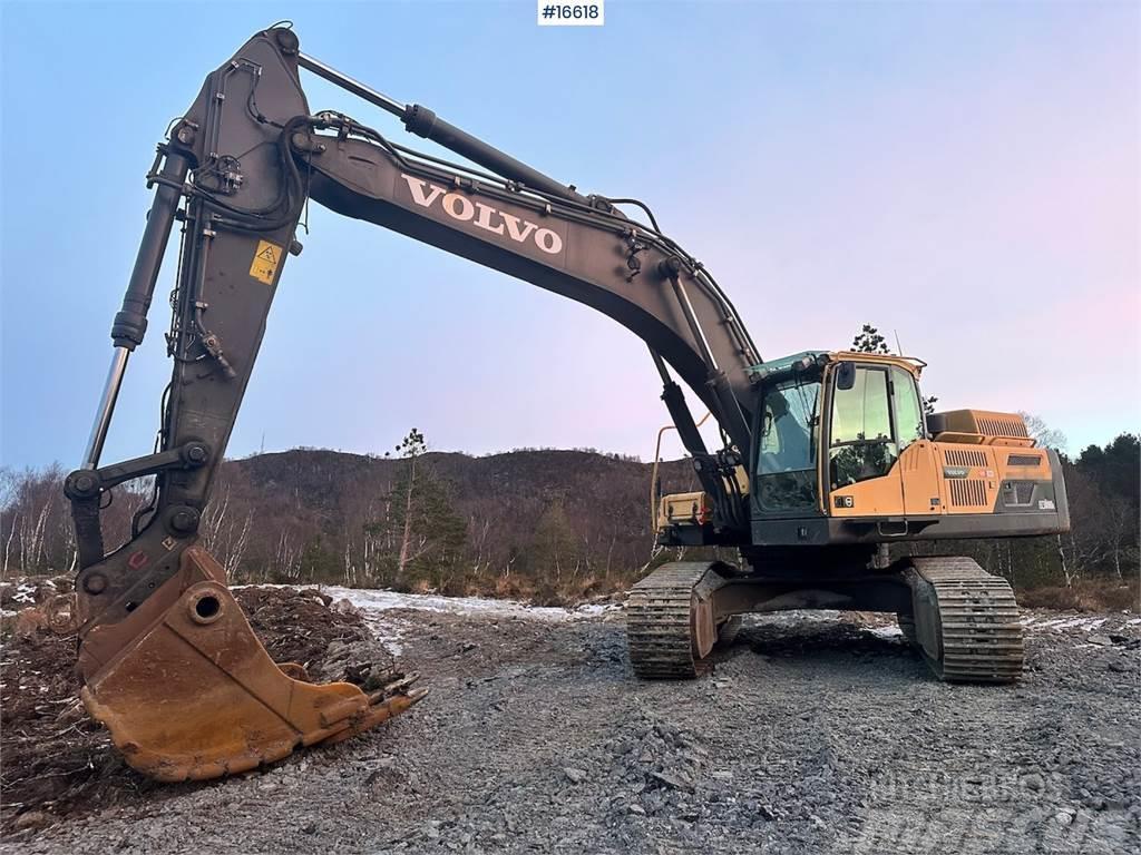 Volvo EC380 Tracked digger w/ Digger bucket and HK attac Гусеничні екскаватори
