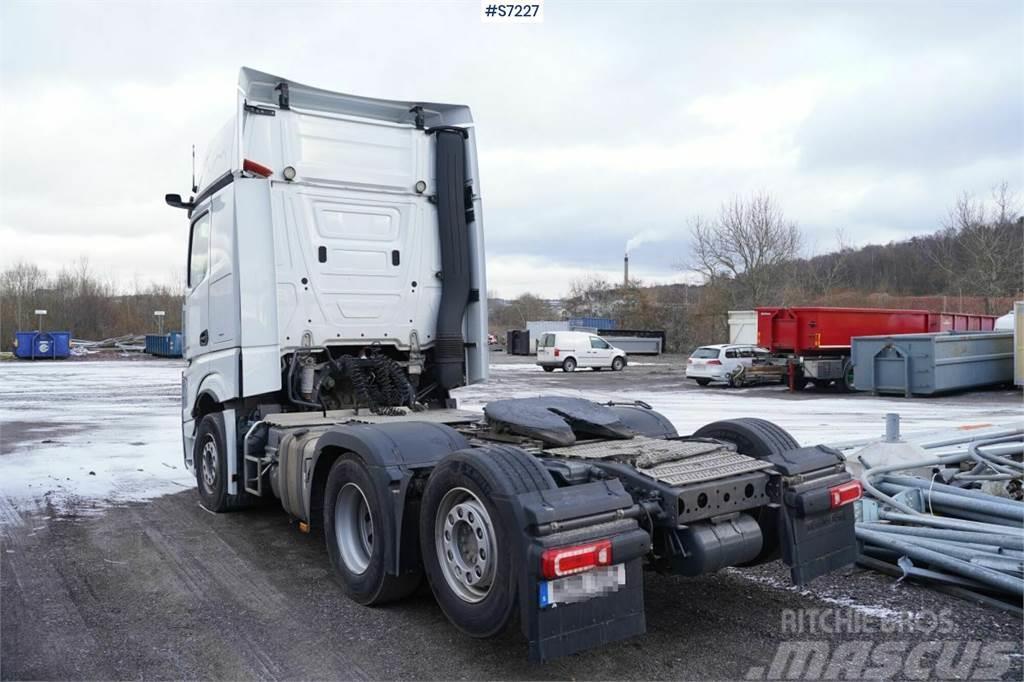 Mercedes-Benz Actros 6x2 Tractor Unit with Mirrorcam Тягачі